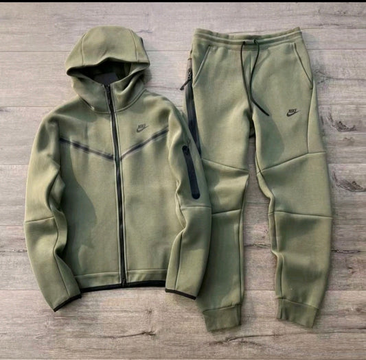 Nike tech fleece